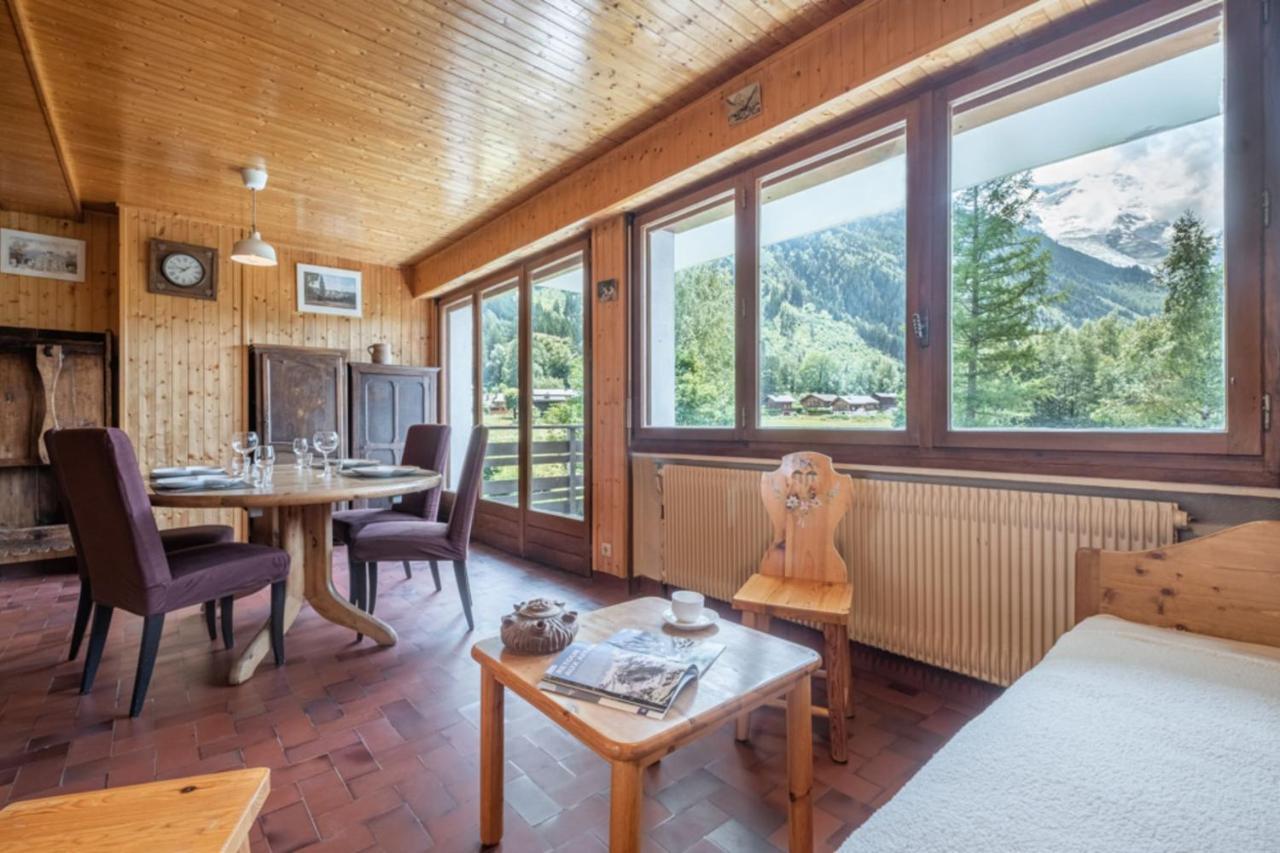 Spacious Nest Overlooking The Mont Blanc Range Chamonix